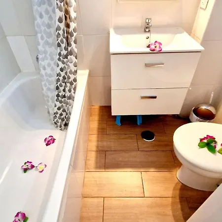 Olympia Studio, Ocean View *